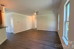 3807 Ernie Dr, Charlotte, NC 28269 - Photo 3