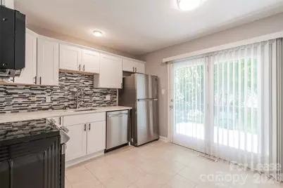 3331 Erskine Drive, Charlotte, NC 28205 - Photo 9
