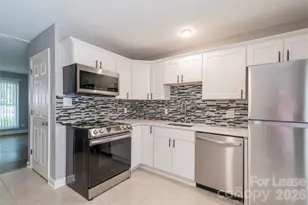 3331 Erskine Dr, Charlotte, NC 28205 - Photo 7