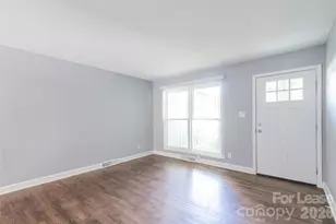 3331 Erskine Dr, Charlotte, NC 28205 - Photo 3