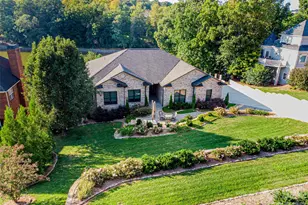 631 46th Ave Dr NE, Hickory, NC 28601 - Photo 9