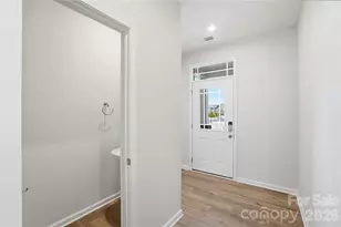 5212 Wyes Oak Ln, Charlotte, NC 28269 - Photo 3