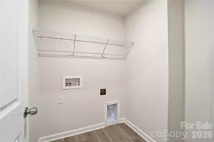 5212 Wyes Oak Ln, Charlotte, NC 28269 - Photo 9