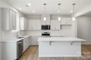 5230 Wyes Oak Ln, Charlotte, NC 28269 - Photo 1