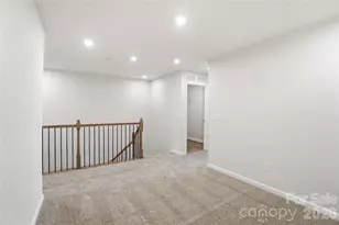 5230 Wyes Oak Ln, Charlotte, NC 28269 - Photo 13