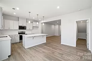 5230 Wyes Oak Ln, Charlotte, NC 28269 - Photo 9