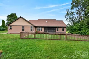 70 King Heights Dr, Fletcher, NC 28732 - Photo 37