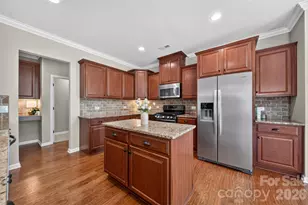 12910 Hunting Birds Ln, Charlotte, NC 28278 - Photo 17