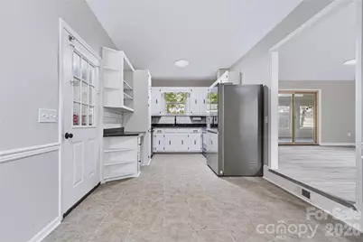 2537 Brentwood Circle, Lenoir, NC 28645 - Photo 5