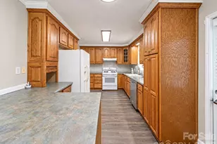 20914 Academy St, Cornelius, NC 28031 - Photo 9