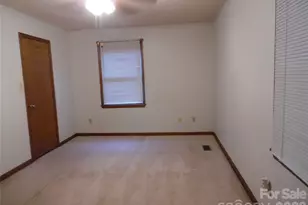 1453 Marshbrooke Ln, Catawba, NC 28609 - Photo 17