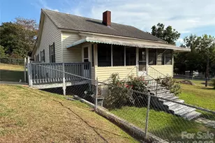 17 Hill St, Great Falls, SC 29055 - Photo 1