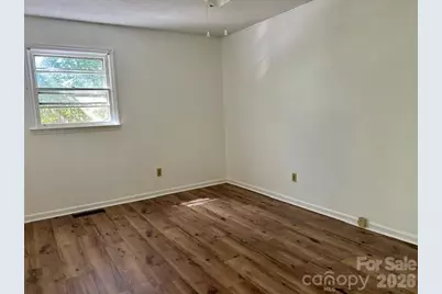 215 Norleon Avenue, Hendersonville, NC 28791 - Photo 11