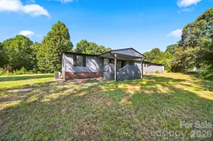 2947 Nc 16 Hwy, Newton, NC 28658 - Photo 1