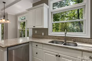 177 SkyView Cir, Asheville, NC 28804 - Photo 17