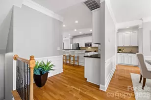 7810 Springs Village Ln, Charlotte, NC 28226 - Photo 9