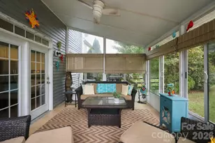1913 Wilburn Park Ln NW, Charlotte, NC 28269 - Photo 19