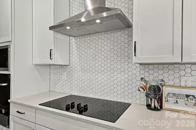 6113 Mariemont Circle, Charlotte, NC 28226 - Photo 9