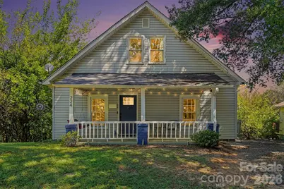 224 E Catawba Avenue, Mooresville, NC 28115 - Photo 1