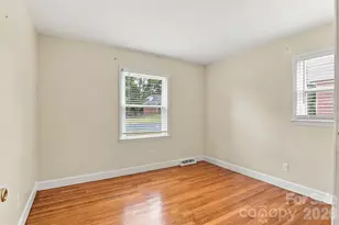 7033 Starvalley Dr, Charlotte, NC 28210 - Photo 11