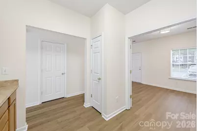 2176 Winthrop Chase Drive, Charlotte, NC 28212 - Photo 9