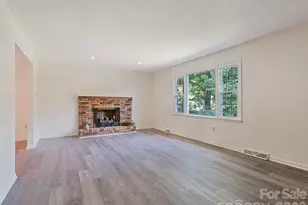 11 Crestwood Ln, Candler, NC 28715 - Photo 9