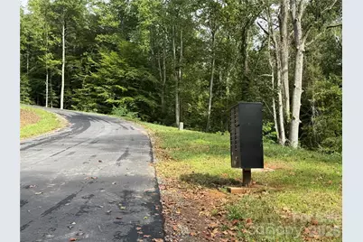 000 Reserve Way #10, Hendersonville, NC 28792 - Photo 3