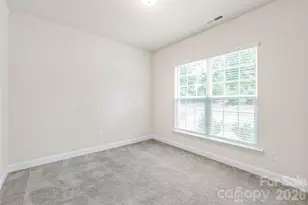1043 Kalli Dr, Matthews, NC 28104 - Photo 5