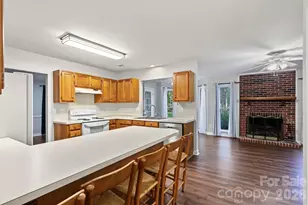 13820 Portpatrick Ln, Matthews, NC 28105 - Photo 7