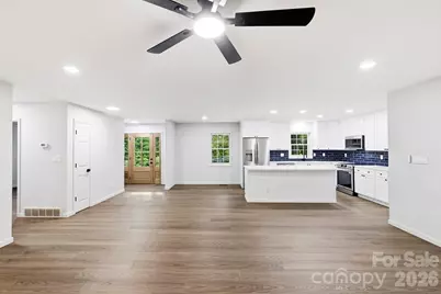 1079 Dupont Road, Hendersonville, NC 28739 - Photo 15