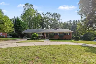 1910 Wildwood Rd, Gastonia, NC 28052 - Photo 3