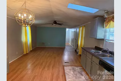 1025 29th Street Place NE, Conover, NC 28613 - Photo 5