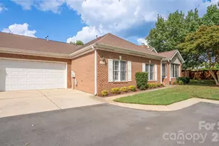10925 Oakside Ct, Pineville, NC 28210 - Photo 3