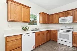 3833 Catawba Creek Dr, Gastonia, NC 28056 - Photo 11