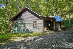 988 English Ridge Dr, Mars Hill, NC 28754 - Photo 3
