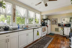 295 E Chestnut St, Asheville, NC 28801 - Photo 15