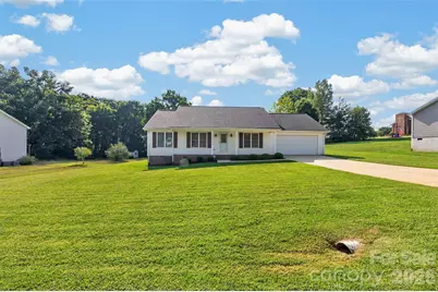 4405 Claralee Lane, Hickory, NC 28602 - Photo 1