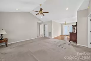 4405 Claralee Ln, Hickory, NC 28602 - Photo 7