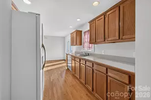 4405 Claralee Ln, Hickory, NC 28602 - Photo 17