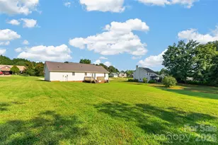 4405 Claralee Ln, Hickory, NC 28602 - Photo 41