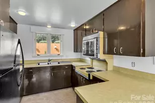 354 Woodside Cir, Waynesville, NC 28786 - Photo 13