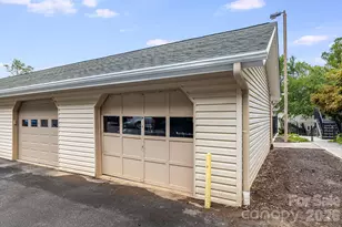 341 Britton Creek Dr, Hendersonville, NC 28791 - Photo 25