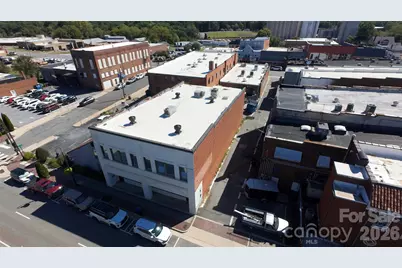 109 N Main Avenue, Newton, NC 28658 - Photo 5
