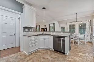 2908 Ed Reid St, Charlotte, NC 28216 - Photo 11