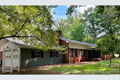 521 Courtney Lane, Matthews, NC 28105 - Photo 9