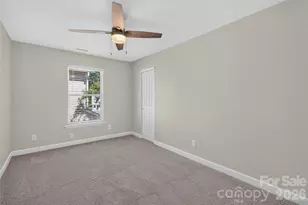 2629 Stream Bank Dr, Charlotte, NC 28269 - Photo 9