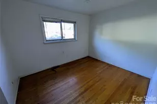 9226 Feldbank Dr, Charlotte, NC 28216 - Photo 13