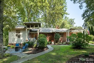 275 S Rugby Rd, Hendersonville, NC 28791 - Photo 3
