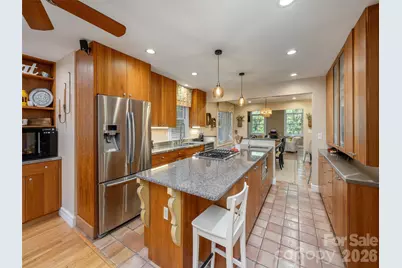275 S Rugby Road, Hendersonville, NC 28791 - Photo 15