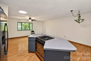 8 Shadywood Cir, Asheville, NC 28803 - Photo 5